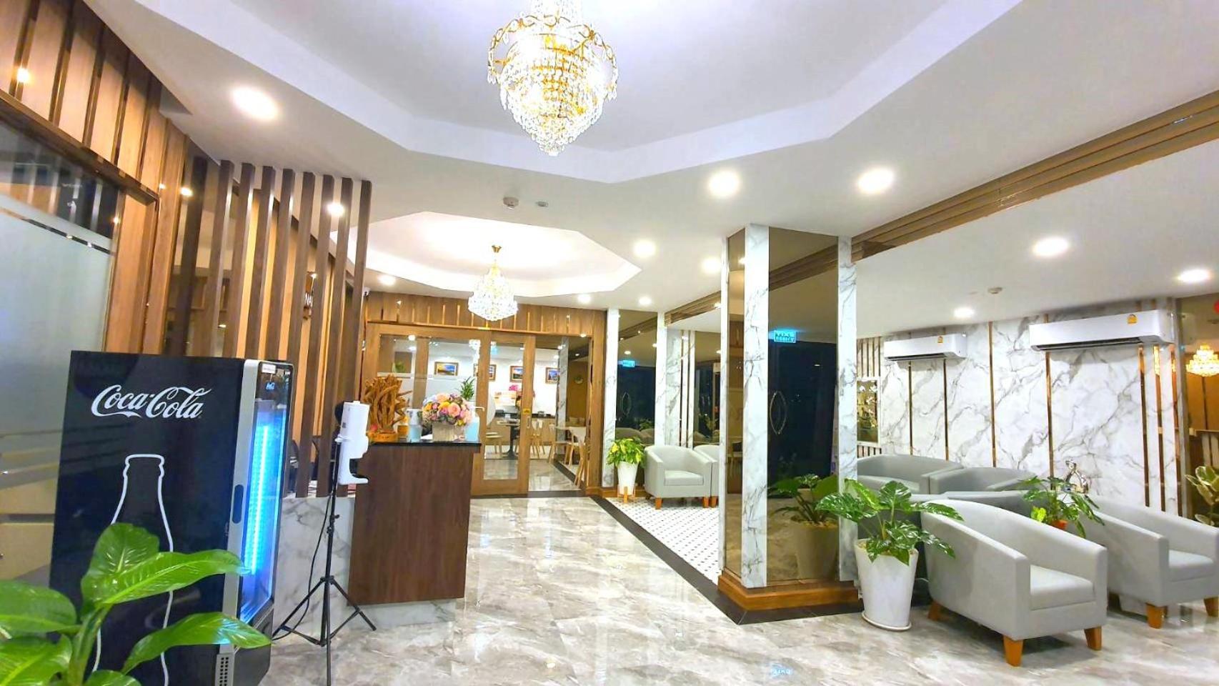 Nakara Hotel, Ubon Ratchathani Extérieur photo