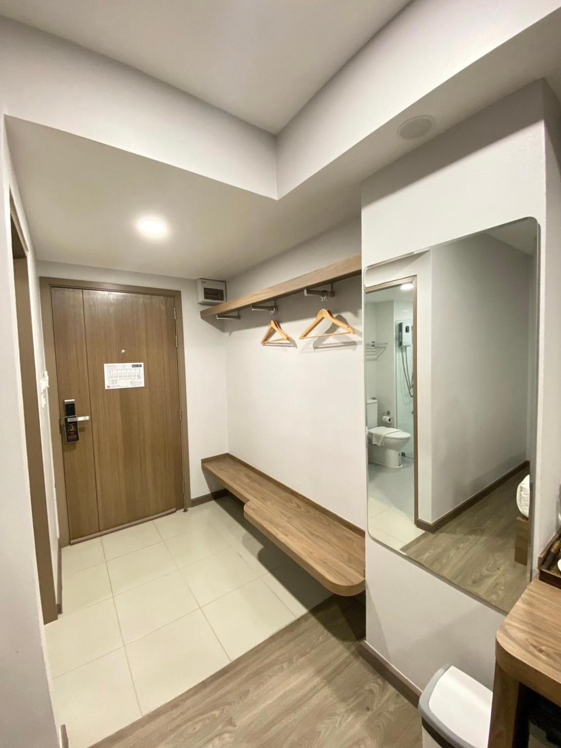 Nakara Hotel, Ubon Ratchathani Extérieur photo